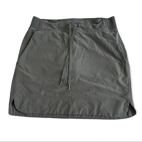 Athleta • Gray Midtown Skort • Size 2 - Picture 3 of 7